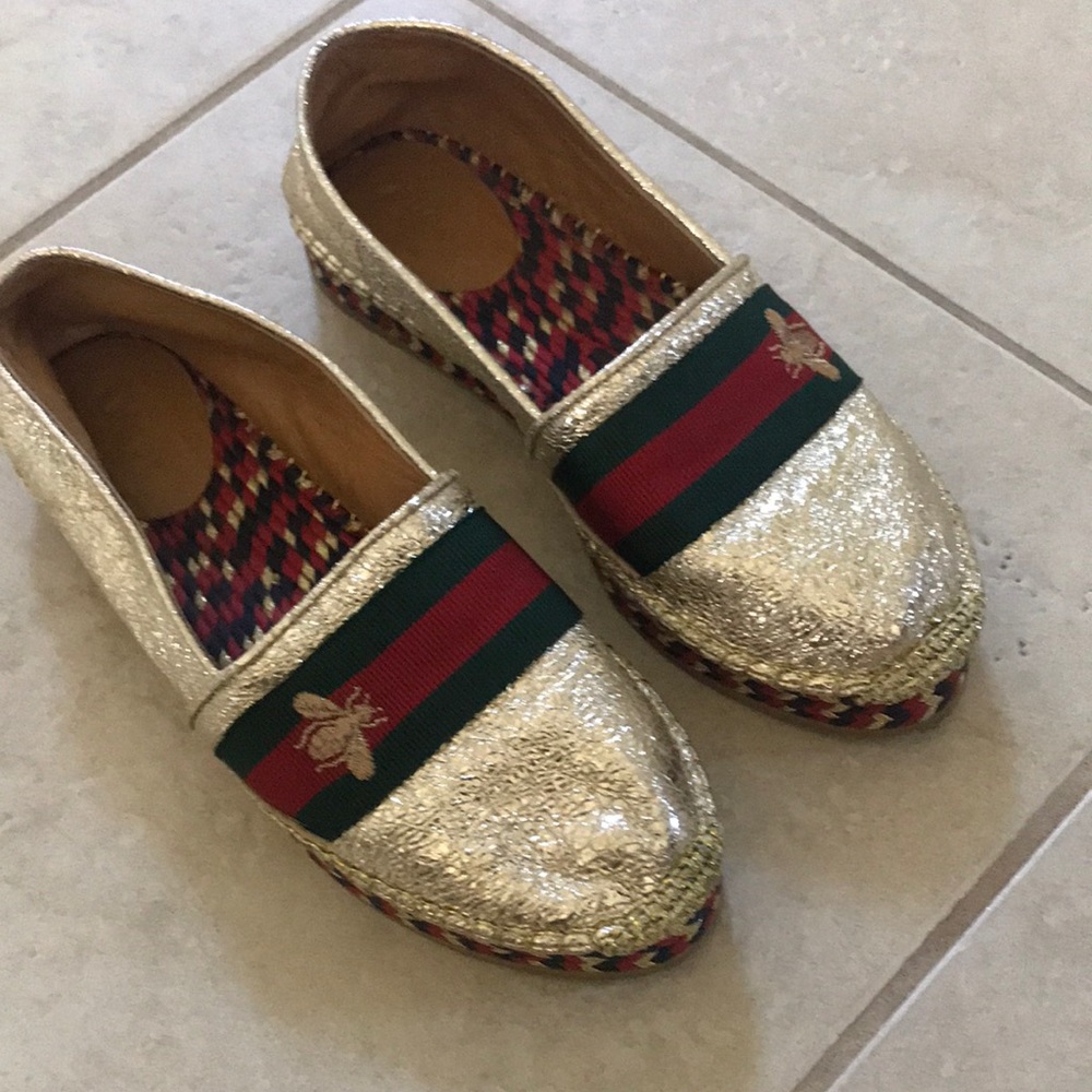 Gucci  Metallic Gold Crinkled Bee Espadrilles 35
